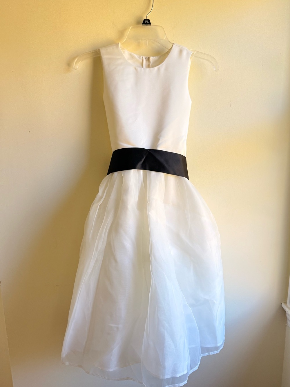 Tip Top Girls Ivory Flower Girl Dress Black Sash Bow Size 8 Formal Wedding